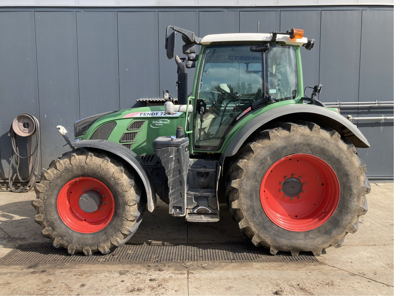Fendt 724 Vario SCR - Farm tractor: picture 1 Fendt 724 Vario SCR - Farm tractor: picture 1