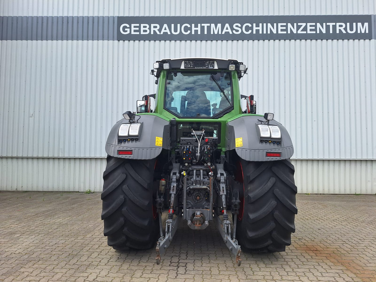 Farm tractor Fendt 828 Vario S4 ProfiPlus: picture 17