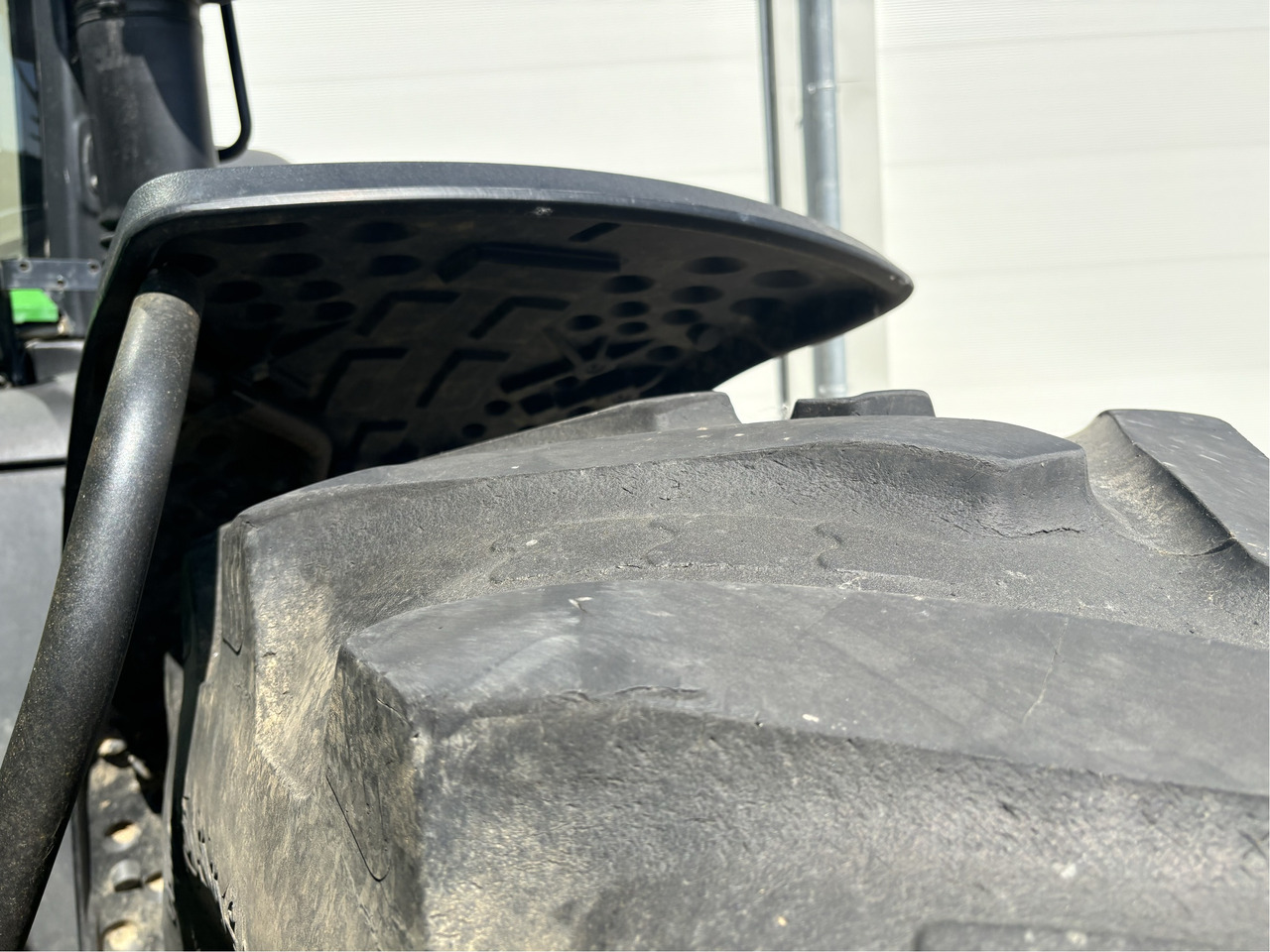 John Deere 7290 R - Farm tractor: picture 3 John Deere 7290 R - Farm tractor: picture 3