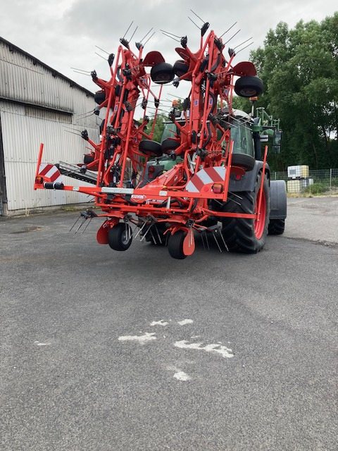 Kuhn Heuwender GF 10803 - Tedder/ Rake: picture 4 Kuhn Heuwender GF 10803 - Tedder/ Rake: picture 4