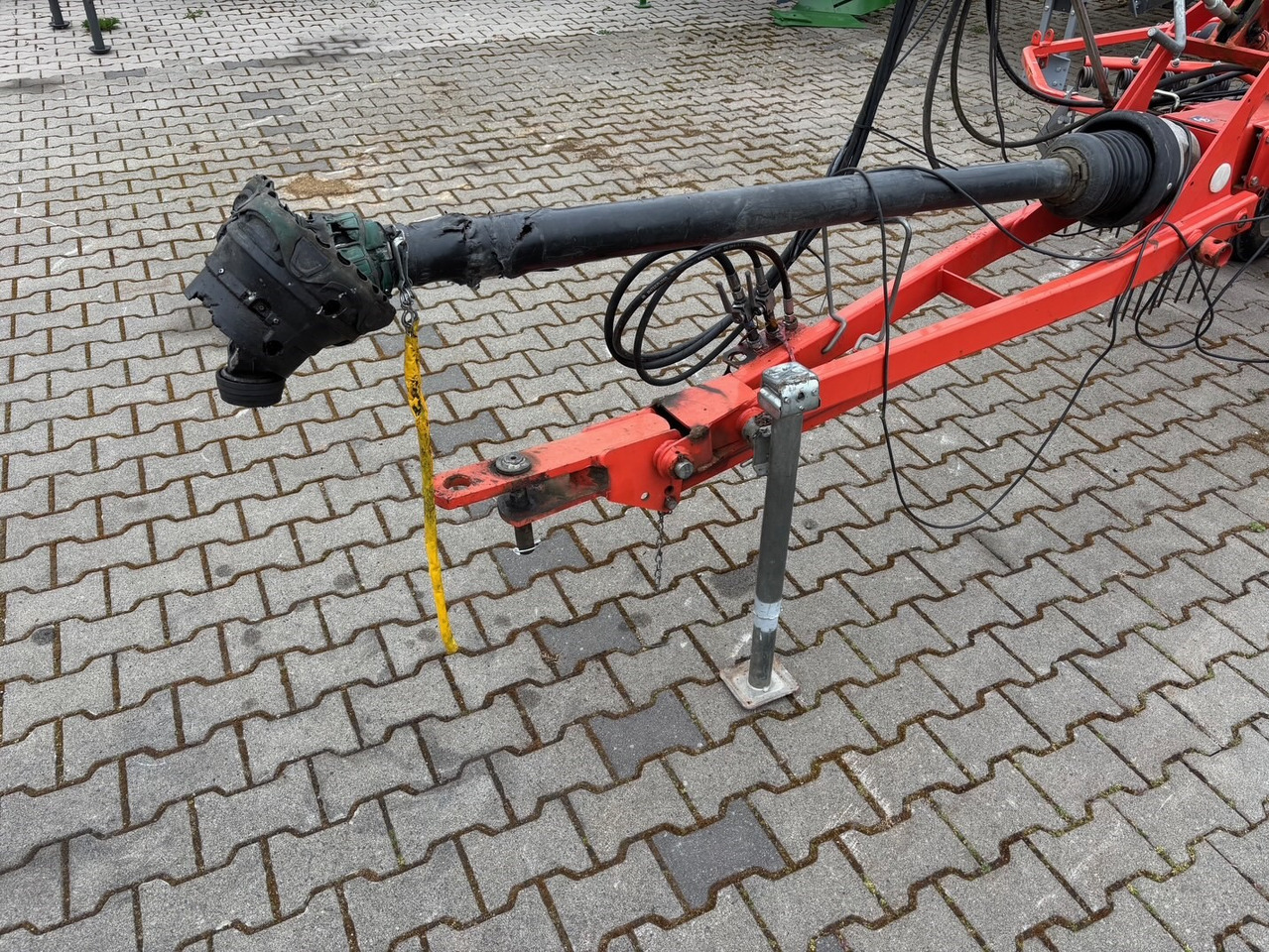 Kuhn Schwader 6632 - Tedder/ Rake: picture 2 Kuhn Schwader 6632 - Tedder/ Rake: picture 2