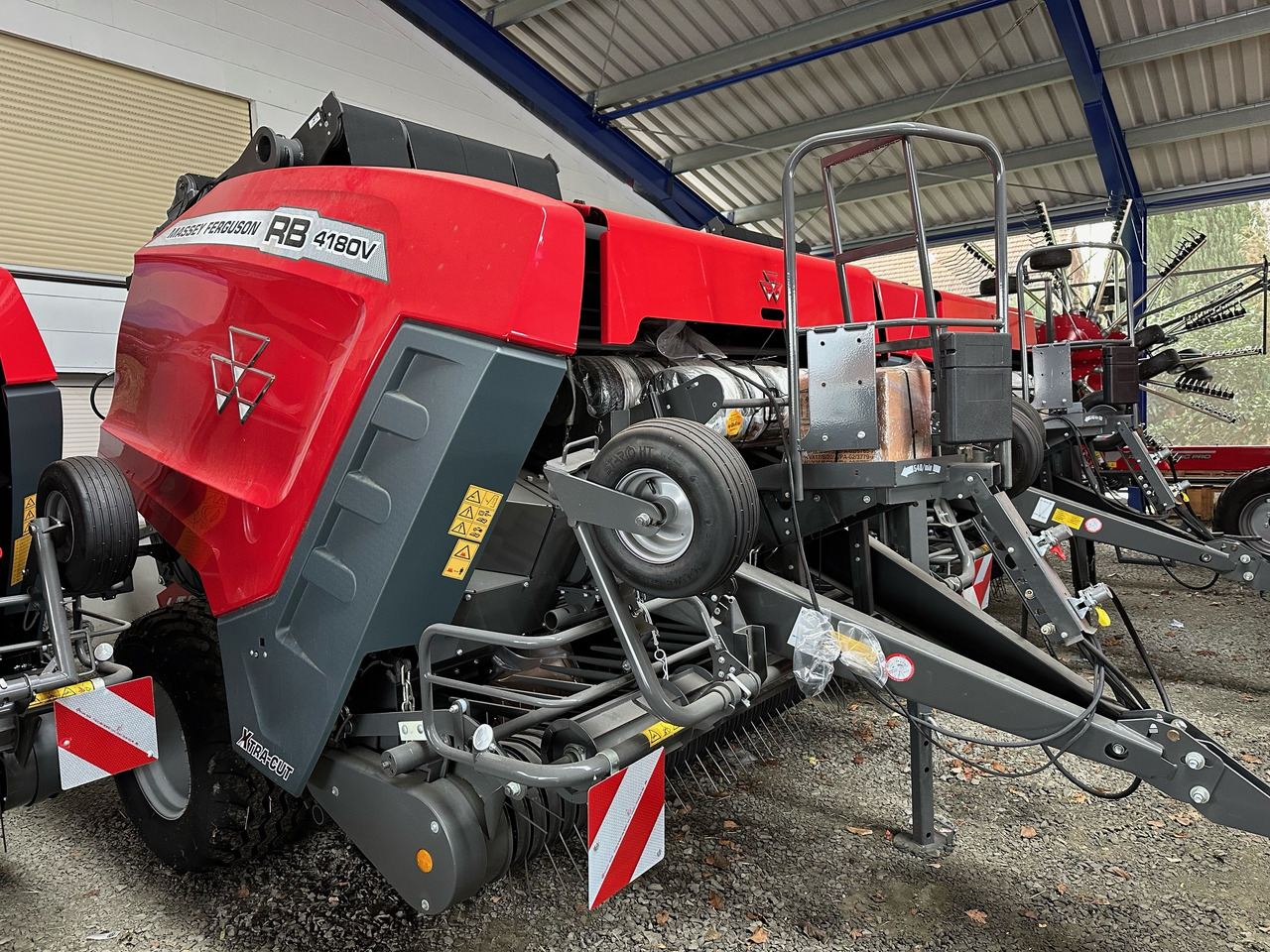 Massey Ferguson 4180 V Xtra 13 Messer - Tedding equipment: picture 2 Massey Ferguson 4180 V Xtra 13 Messer - Tedding equipment: picture 2