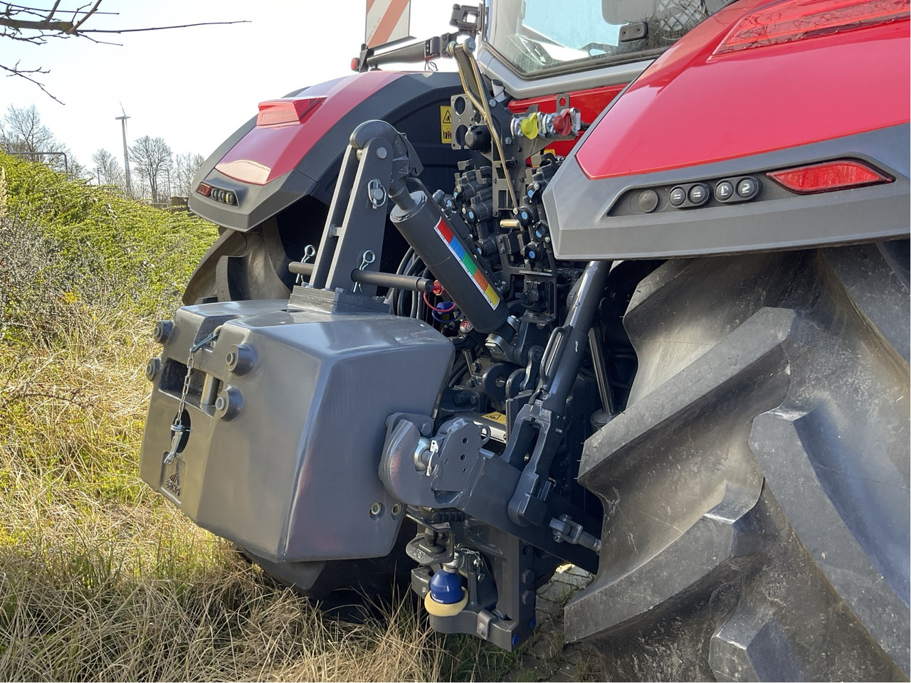 Massey Ferguson 8S.305 Dyna-VT EXCLUSIVE - Farm tractor: picture 3 Massey Ferguson 8S.305 Dyna-VT EXCLUSIVE - Farm tractor: picture 3