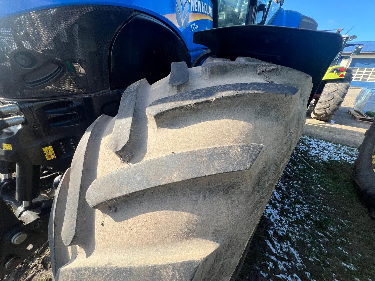 New Holland T7.315 - Farm tractor: picture 5 New Holland T7.315 - Farm tractor: picture 5