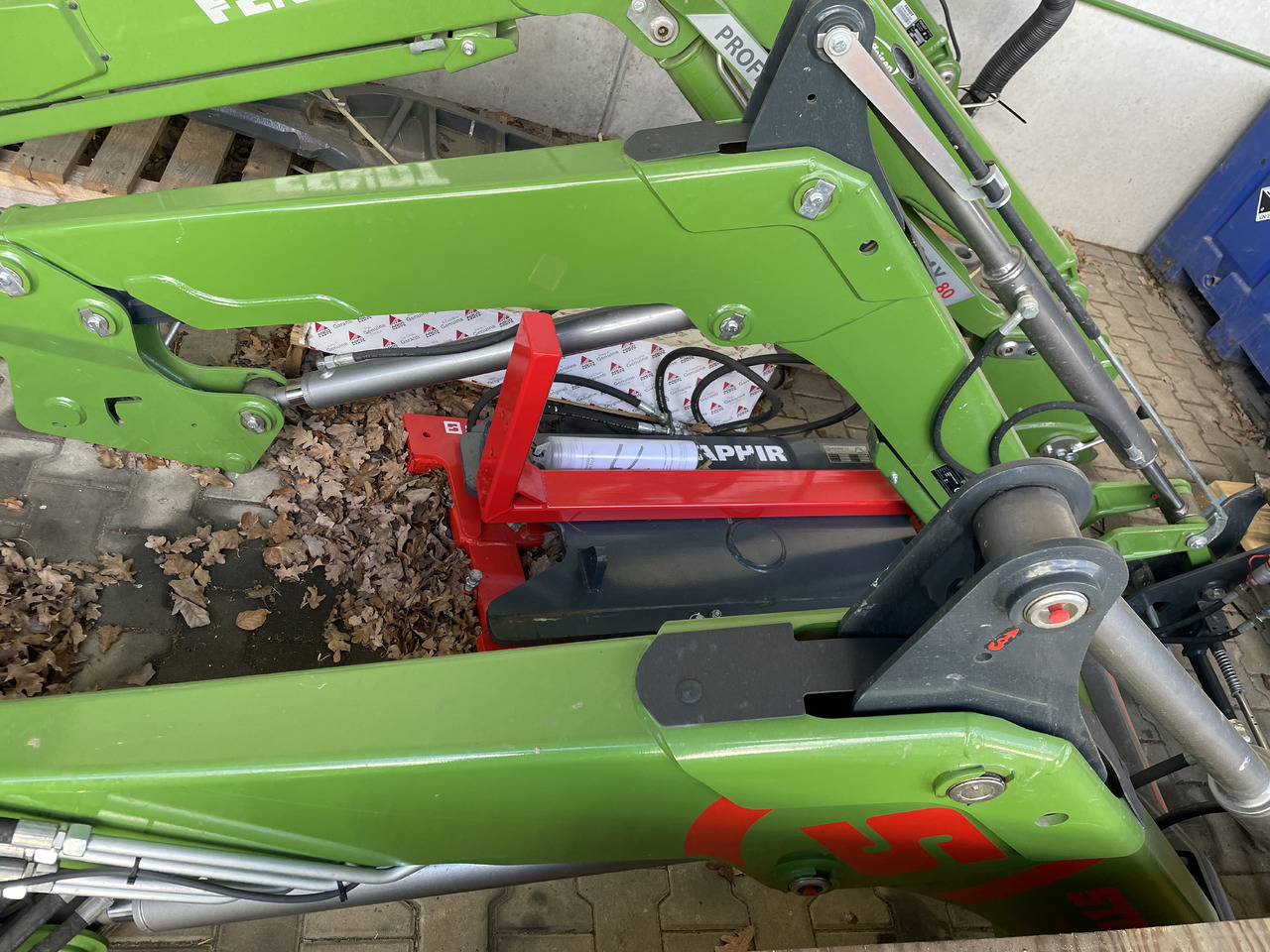 Stoll Profiline FZ 36-20 - Front loader for tractor: picture 1 Stoll Profiline FZ 36-20 - Front loader for tractor: picture 1