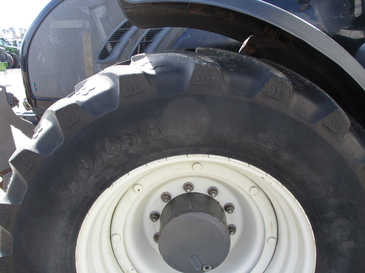 Farm tractor Valtra T 213: picture 10