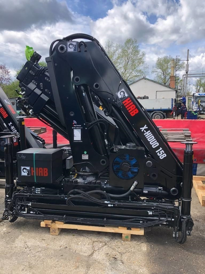 Hiab X-HiDuo 158 D-4 - Truck mounted crane for Truck: picture 1 Hiab X-HiDuo 158 D-4 - Truck mounted crane for Truck: picture 1