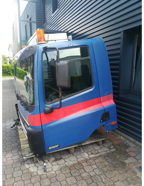 DAF CF65 CF75 CF85 Euro 3 - Cab and interior for Truck: picture 2 DAF CF65 CF75 CF85 Euro 3 - Cab and interior for Truck: picture 2