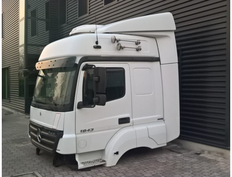 Mercedes-Benz AXOR EURO 5 - Cab and interior for Truck: picture 4 Mercedes-Benz AXOR EURO 5 - Cab and interior for Truck: picture 4