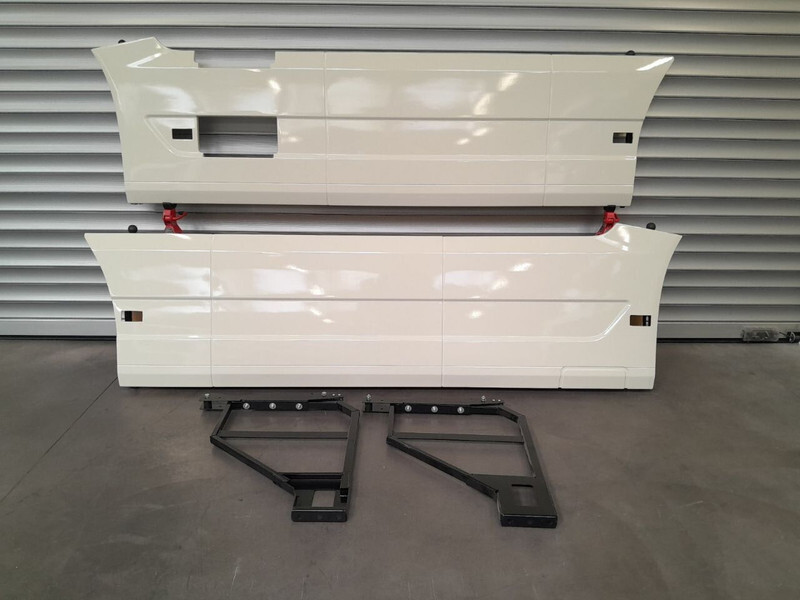 Volvo FH EURO 6 SIDESKIRT / CARENE - Aerodynamics/ Spoiler for Truck: picture 1 Volvo FH EURO 6 SIDESKIRT / CARENE - Aerodynamics/ Spoiler for Truck: picture 1