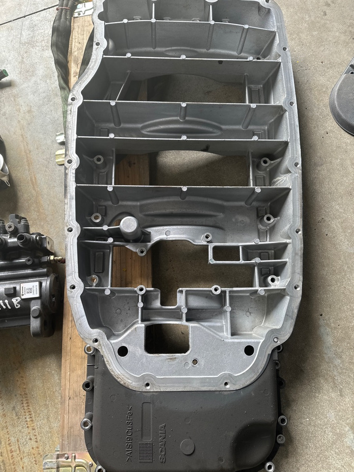 ALU OIL SUMP 2512936 - Oil pan for Truck: picture 1 ALU OIL SUMP 2512936 - Oil pan for Truck: picture 1