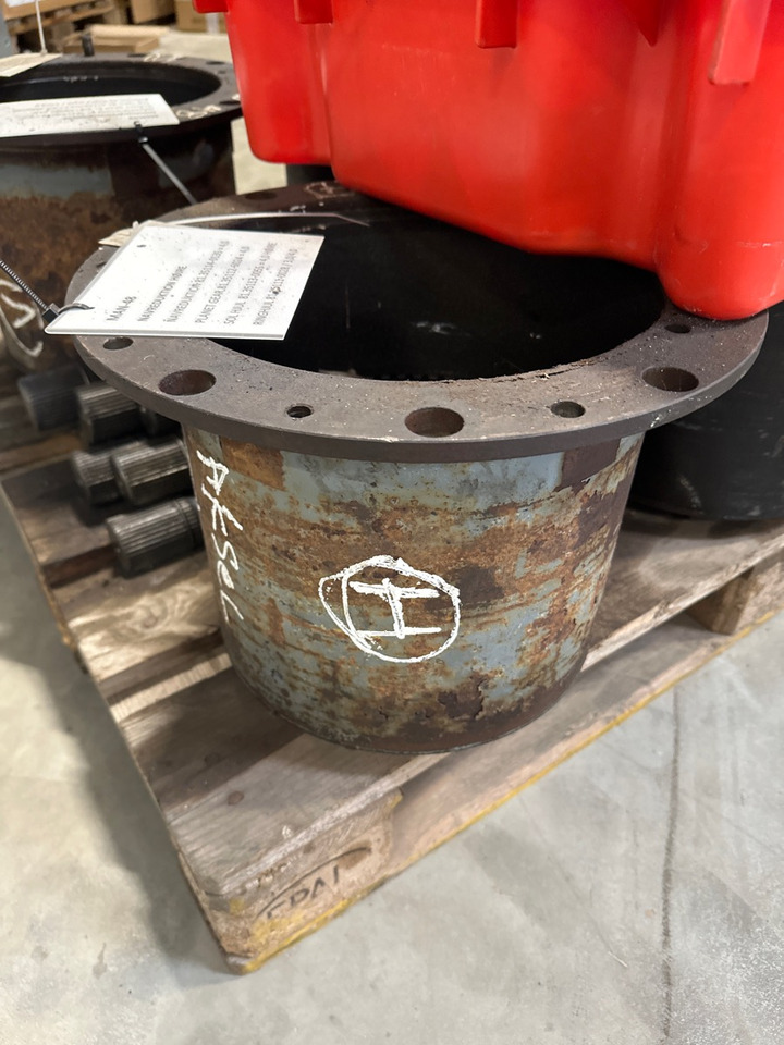 MAN COMPLTE HUBREDUCTION RIGHT SIDE 81.35114-0135 = 4,0 - Hub for Truck: picture 1 MAN COMPLTE HUBREDUCTION RIGHT SIDE 81.35114-0135 = 4,0 - Hub for Truck: picture 1