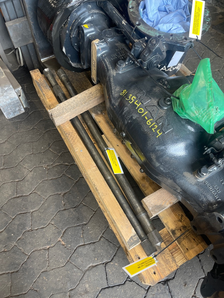MAN HALFSHAFT 81.35502-0162 - Axle and parts for Truck: picture 1 MAN HALFSHAFT 81.35502-0162 - Axle and parts for Truck: picture 1