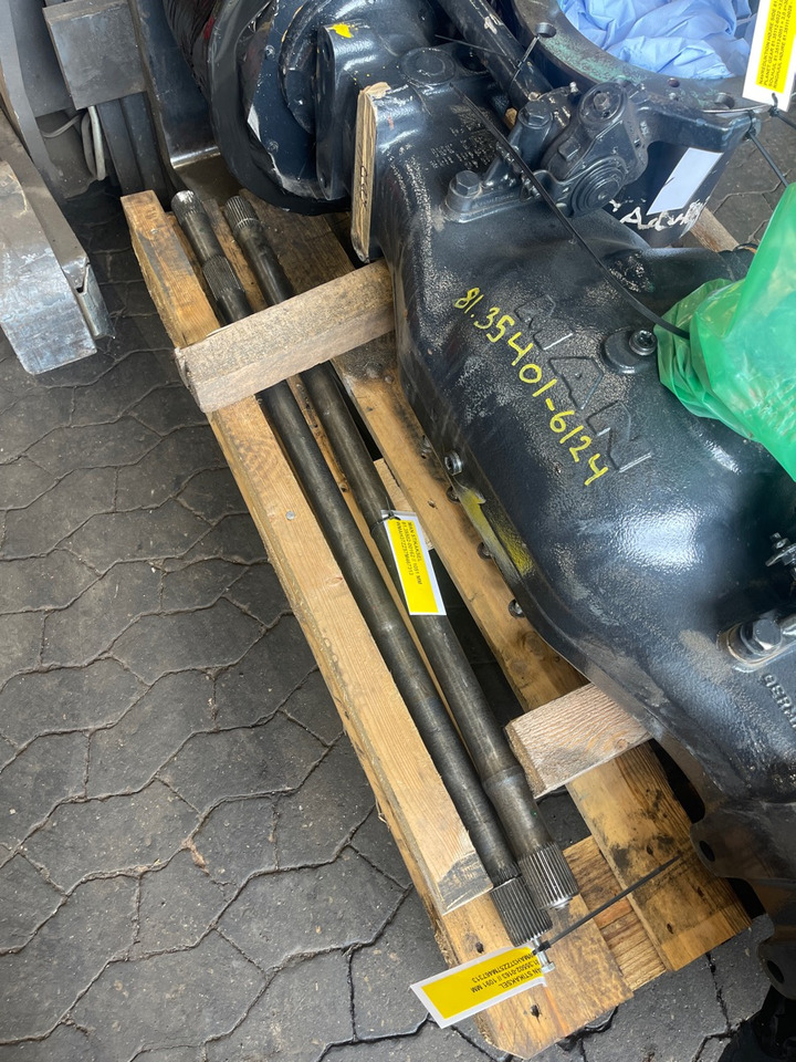 MAN HALFSHAFT 81.35502-0163 - Axle and parts for Truck: picture 1 MAN HALFSHAFT 81.35502-0163 - Axle and parts for Truck: picture 1