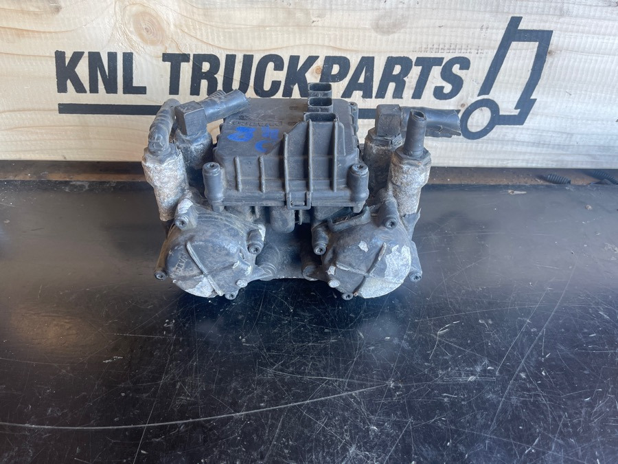 MERCEDES VALVE A0004296024 - Brake valve for Truck: picture 1 MERCEDES VALVE A0004296024 - Brake valve for Truck: picture 1