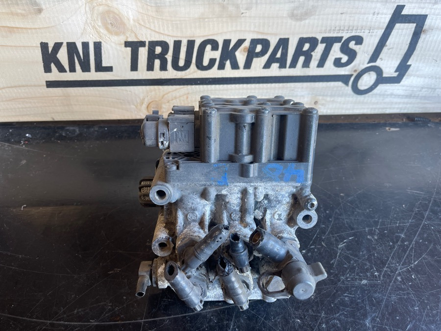 MERCEDES VALVE A0013270825 - Brake valve for Truck: picture 1 MERCEDES VALVE A0013270825 - Brake valve for Truck: picture 1