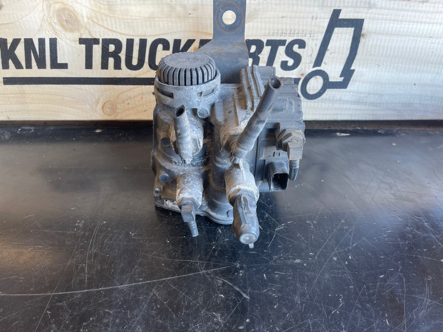 MERCEDES VALVE A0014311213 - Brake valve for Truck: picture 1 MERCEDES VALVE A0014311213 - Brake valve for Truck: picture 1