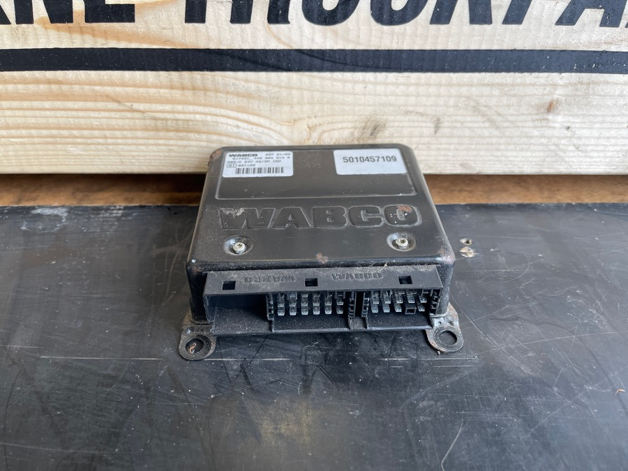 RENAULT ECU 5010457109 - Electrical system for Truck: picture 1 RENAULT ECU 5010457109 - Electrical system for Truck: picture 1