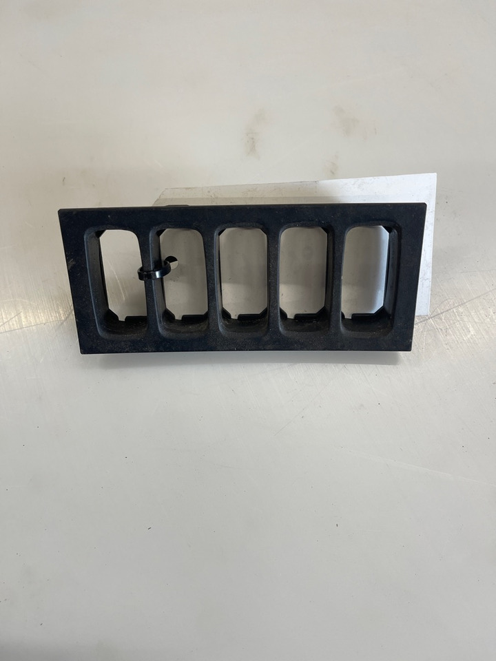 SCANIA PANEL 1911080 - Dashboard for Truck: picture 1 SCANIA PANEL 1911080 - Dashboard for Truck: picture 1