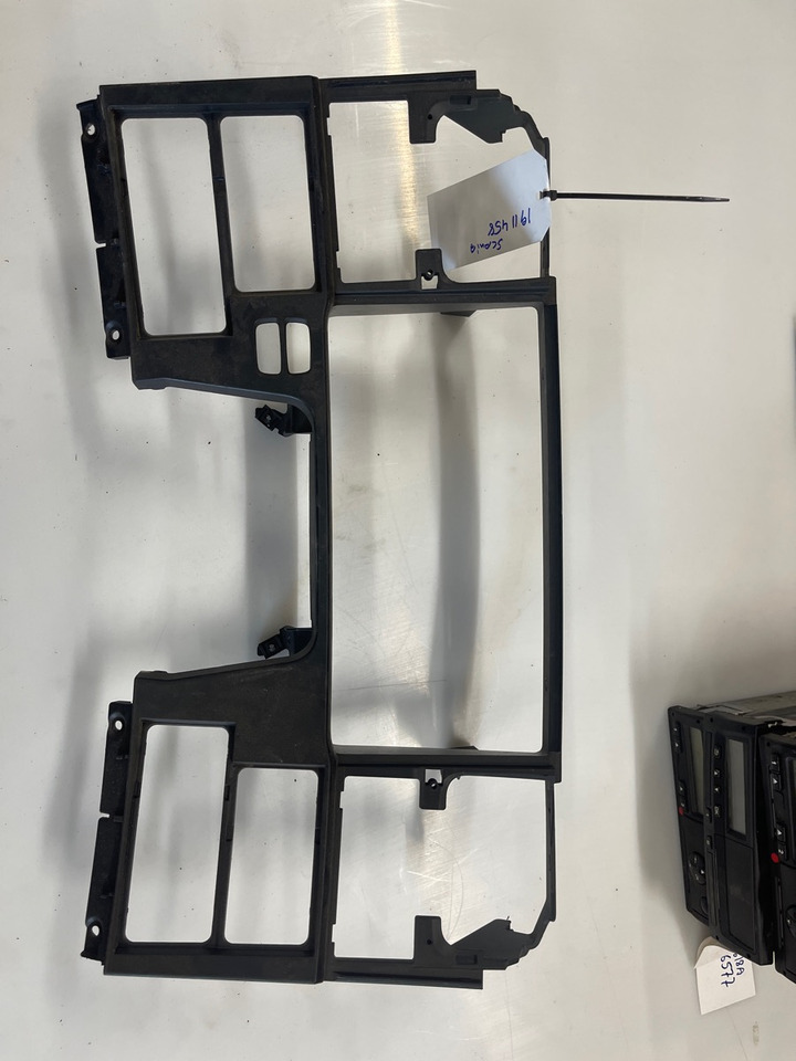 SCANIA PANEL 1911458 - Dashboard for Truck: picture 1 SCANIA PANEL 1911458 - Dashboard for Truck: picture 1
