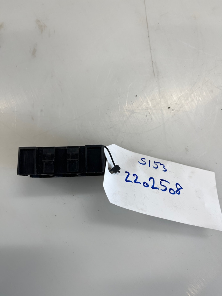 SCANIA PANEL 2202508 - Dashboard for Truck: picture 2 SCANIA PANEL 2202508 - Dashboard for Truck: picture 2