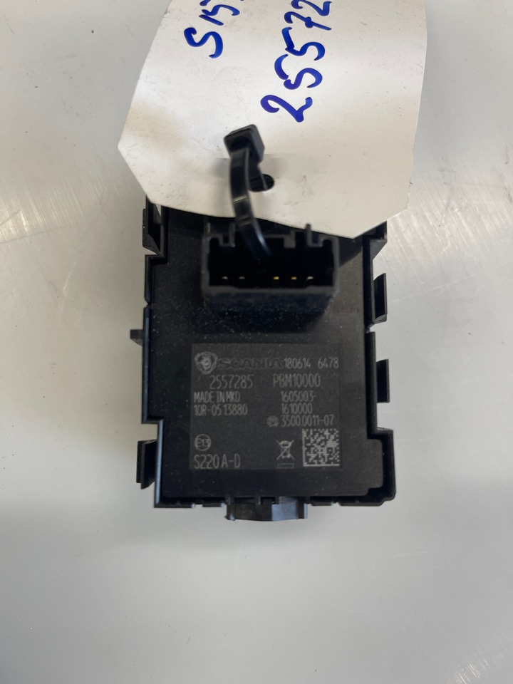 SCANIA SWITCH 2557285 - Dashboard for Truck: picture 1 SCANIA SWITCH 2557285 - Dashboard for Truck: picture 1