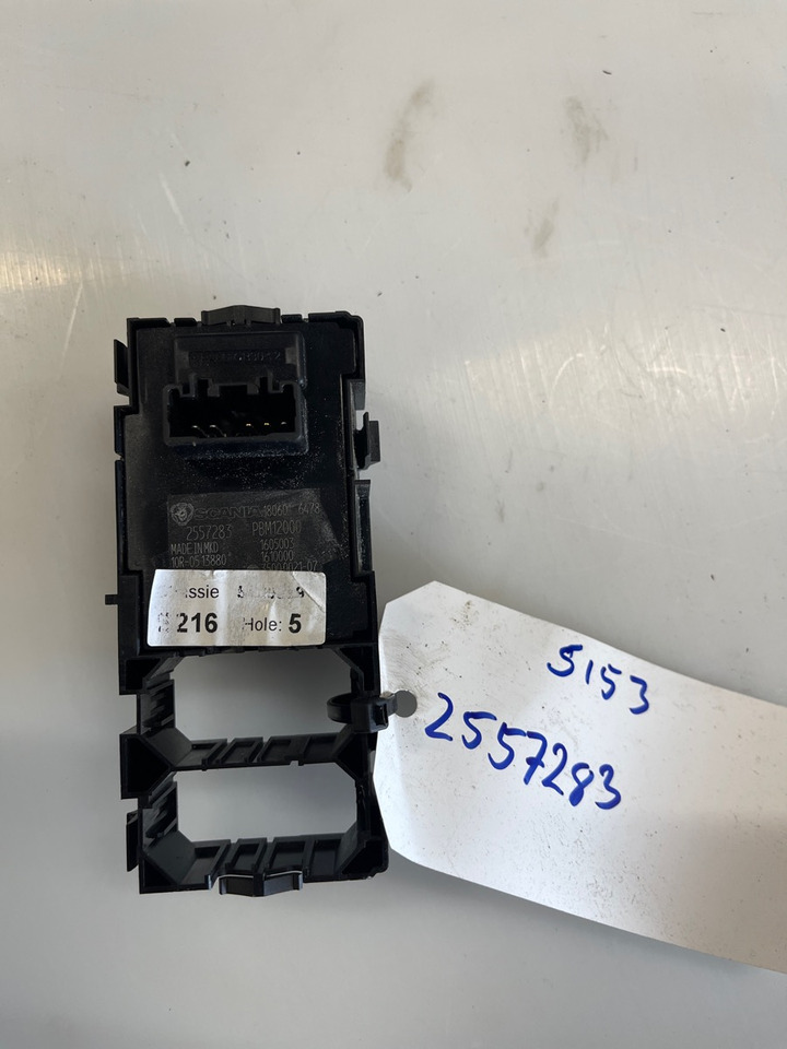 SCANIA SWITCH MODUL 2557283 - Dashboard for Truck: picture 1 SCANIA SWITCH MODUL 2557283 - Dashboard for Truck: picture 1