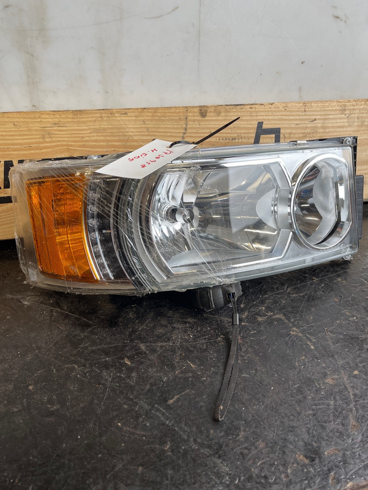 SCANIA XENON LAMP RH 2442631 - Lights/ Lighting for Truck: picture 1 SCANIA XENON LAMP RH 2442631 - Lights/ Lighting for Truck: picture 1