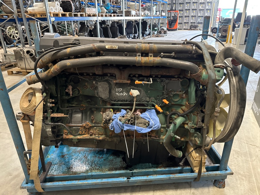 VOLVO D16G 750 HK VEB+ - Engine for Truck: picture 2 VOLVO D16G 750 HK VEB+ - Engine for Truck: picture 2