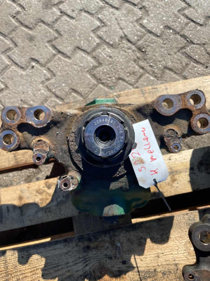 VOLVO STEERING KNUCKLE 22848445 - Steering knuckle for Truck: picture 1 VOLVO STEERING KNUCKLE 22848445 - Steering knuckle for Truck: picture 1