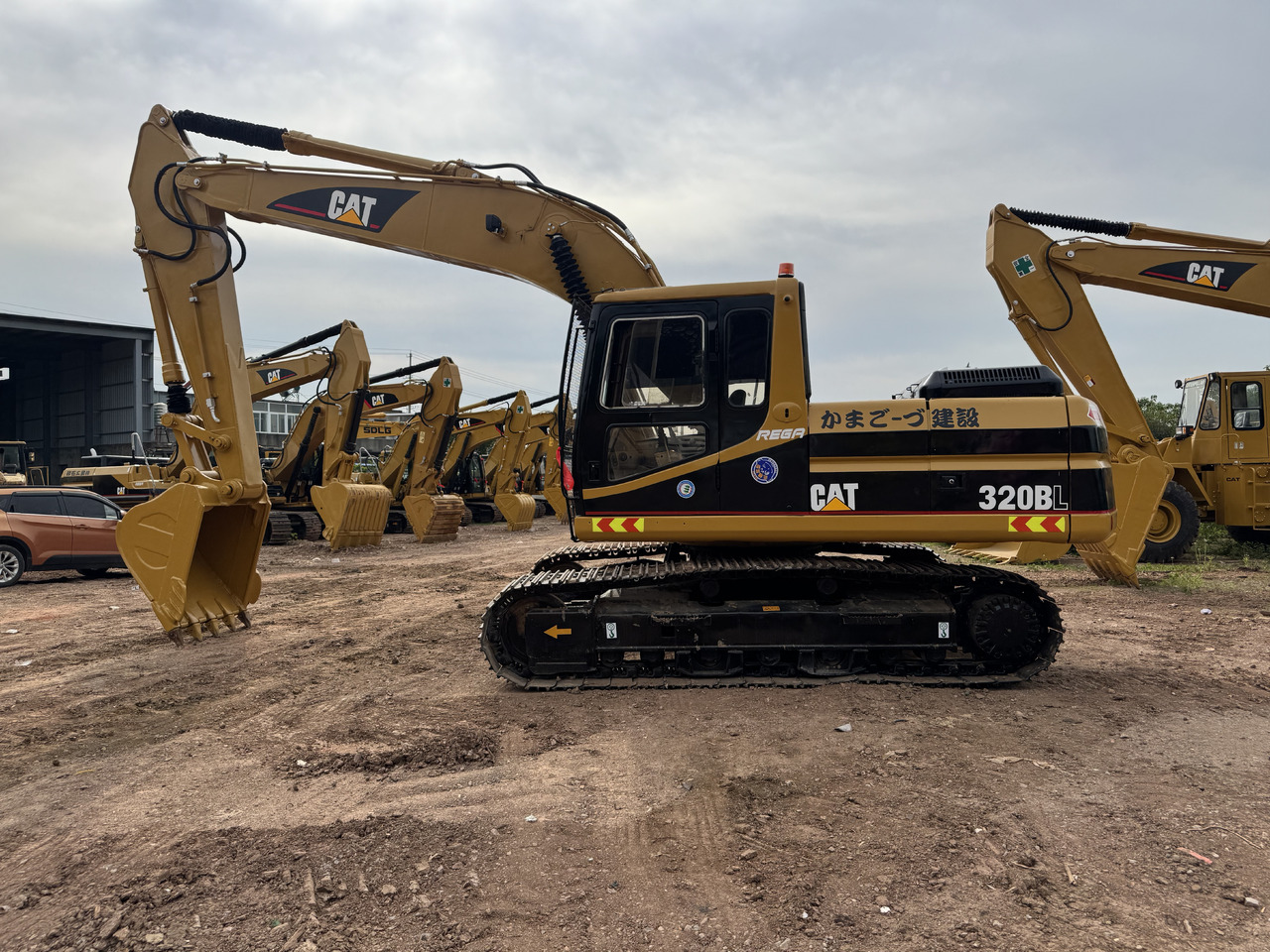 CAT 320BL - Crawler excavator: picture 1 CAT 320BL - Crawler excavator: picture 1