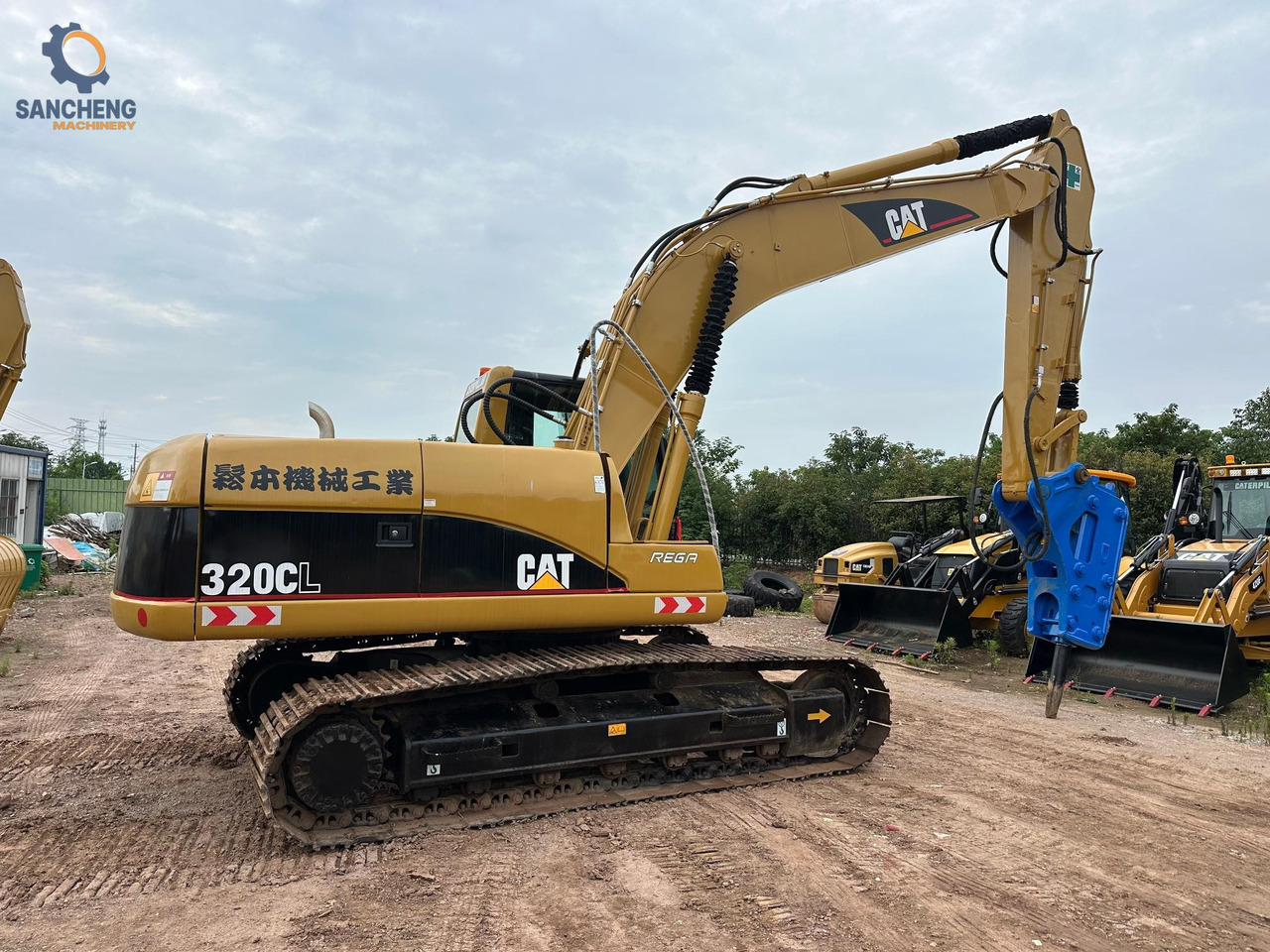 CAT 320CL with hammer - Crawler excavator: picture 1 CAT 320CL with hammer - Crawler excavator: picture 1