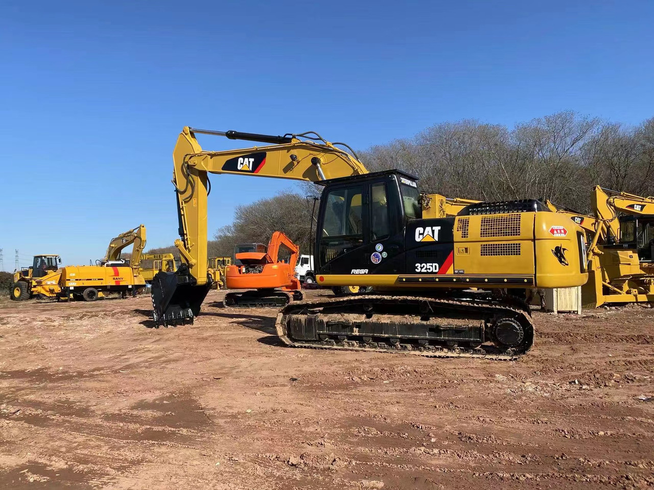 CAT 325D - Excavator: picture 1 CAT 325D - Excavator: picture 1