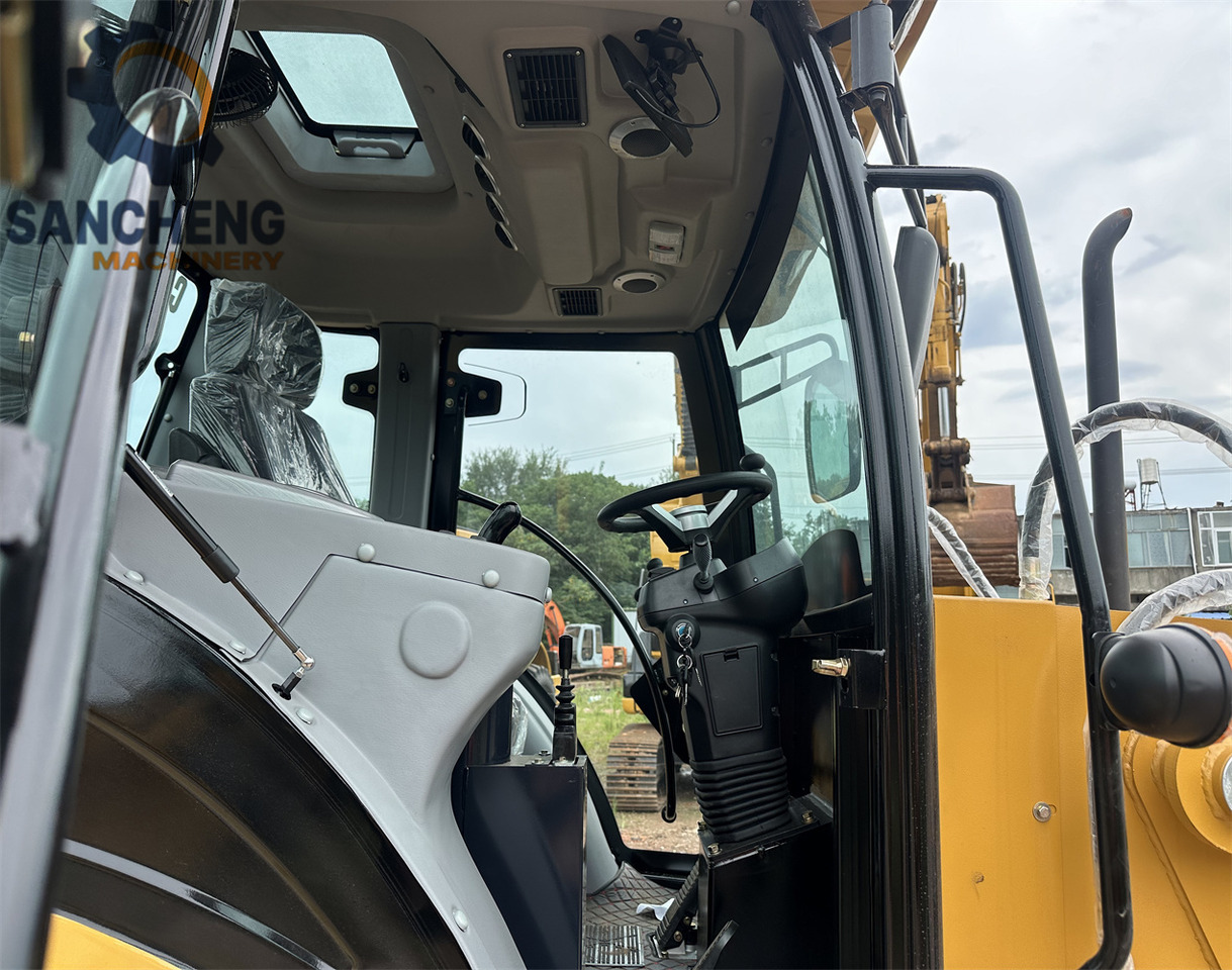 CAT 432F - Backhoe loader: picture 5 CAT 432F - Backhoe loader: picture 5