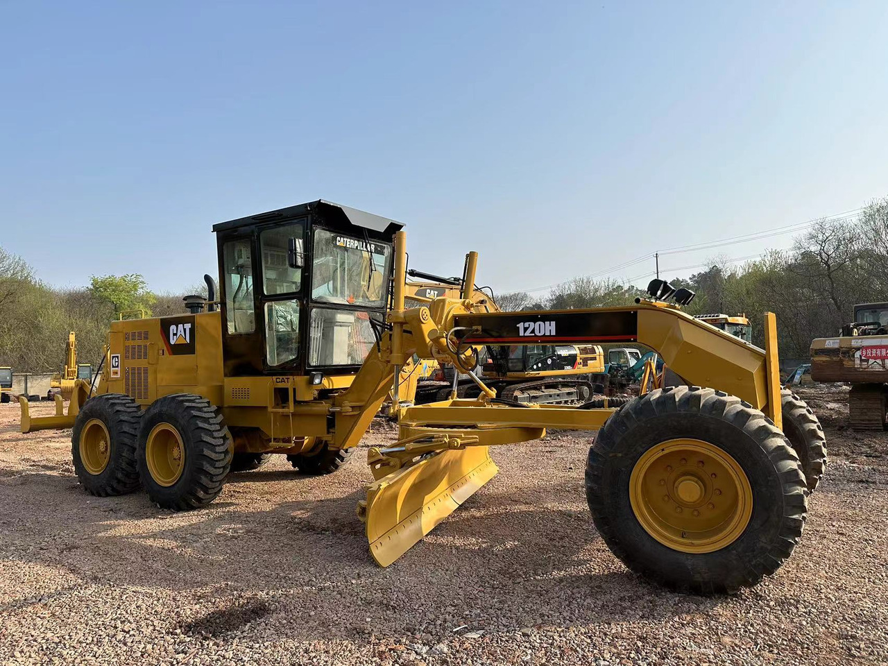 CATERPILLAR 120H - Grader: picture 3 CATERPILLAR 120H - Grader: picture 3
