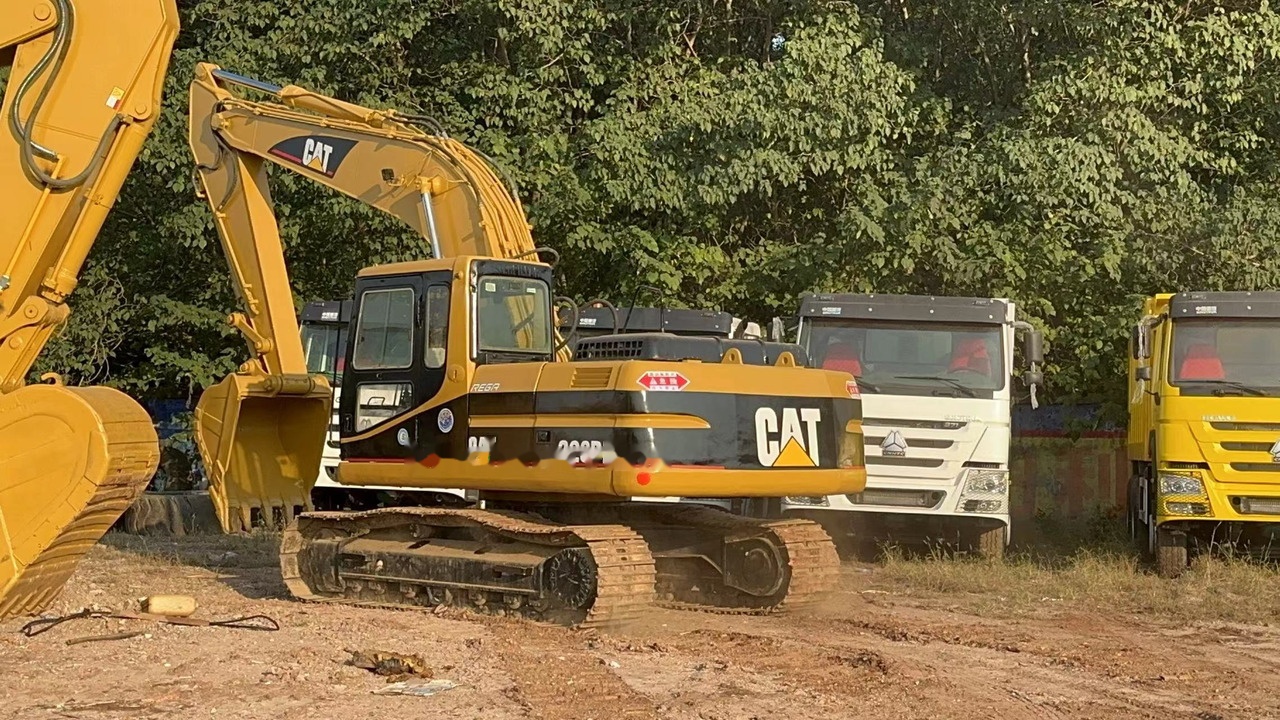 Crawler excavator CATERPILLAR 320BL: picture 6