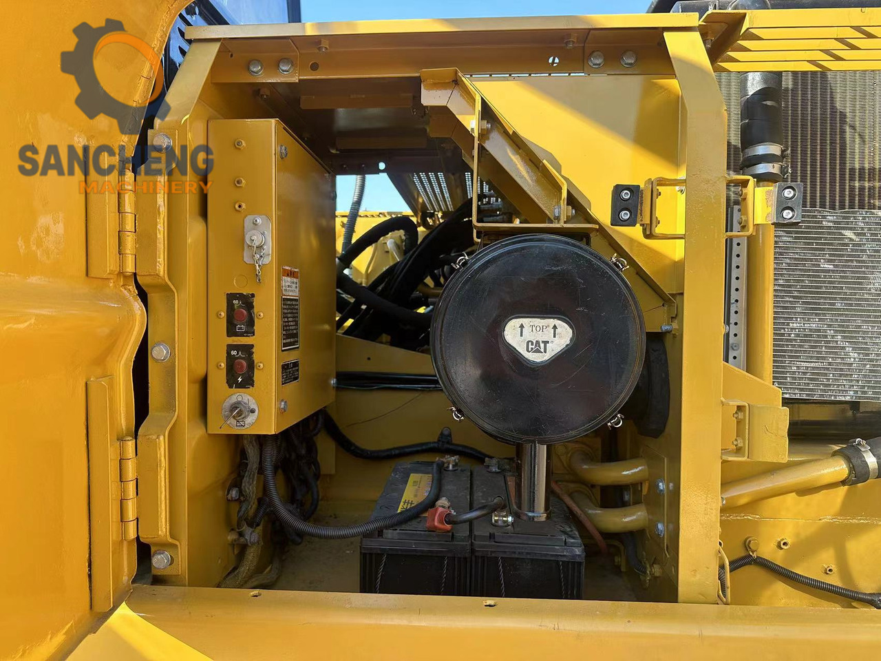 Crawler excavator CATERPILLAR 320BL: picture 10