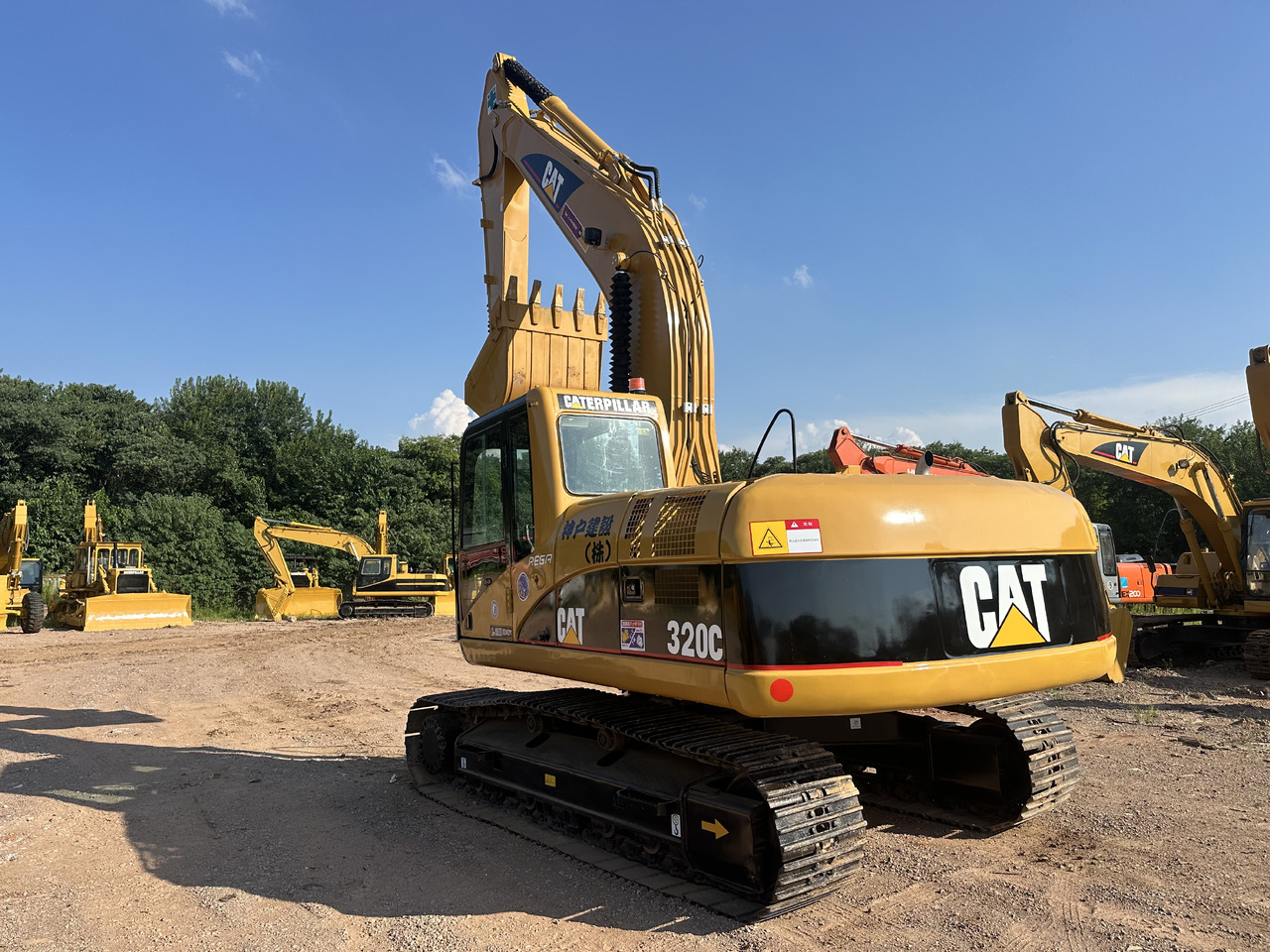 CATERPILLAR 320C - Crawler excavator: picture 2 CATERPILLAR 320C - Crawler excavator: picture 2