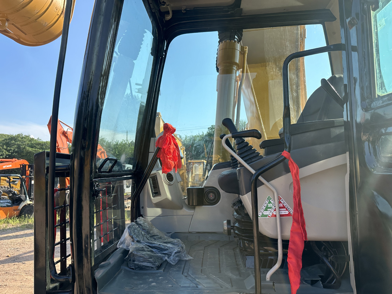 CATERPILLAR 320C - Crawler excavator: picture 5 CATERPILLAR 320C - Crawler excavator: picture 5