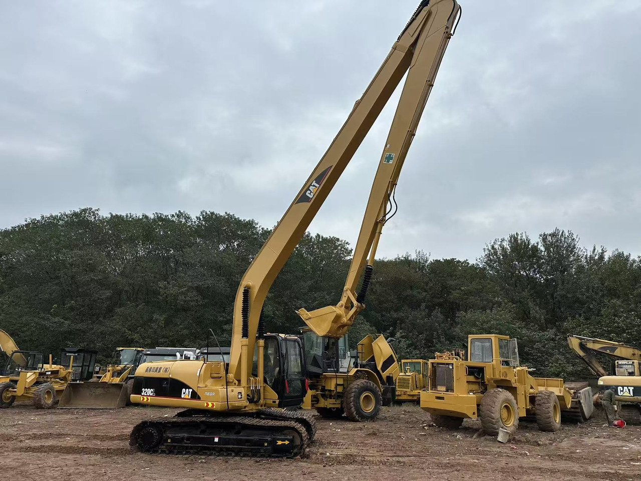 CATERPILLAR 320CL long reach excavator - Crawler excavator: picture 1 CATERPILLAR 320CL long reach excavator - Crawler excavator: picture 1