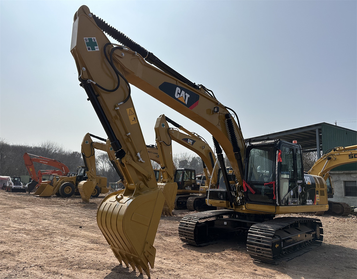 CATERPILLAR 320D2L - Crawler excavator: picture 5 CATERPILLAR 320D2L - Crawler excavator: picture 5