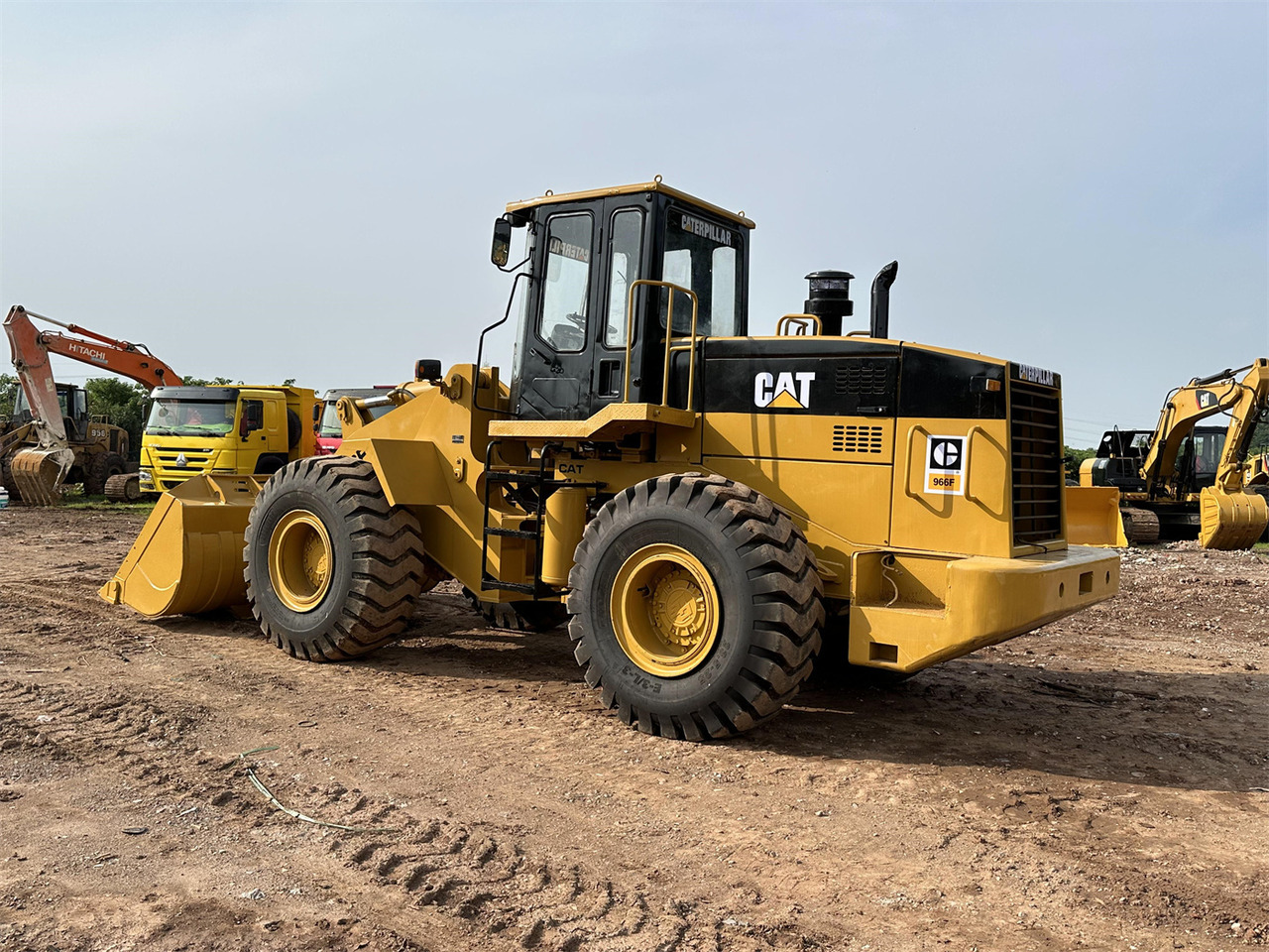 Wheel loader CATERPILLAR 966F: picture 12