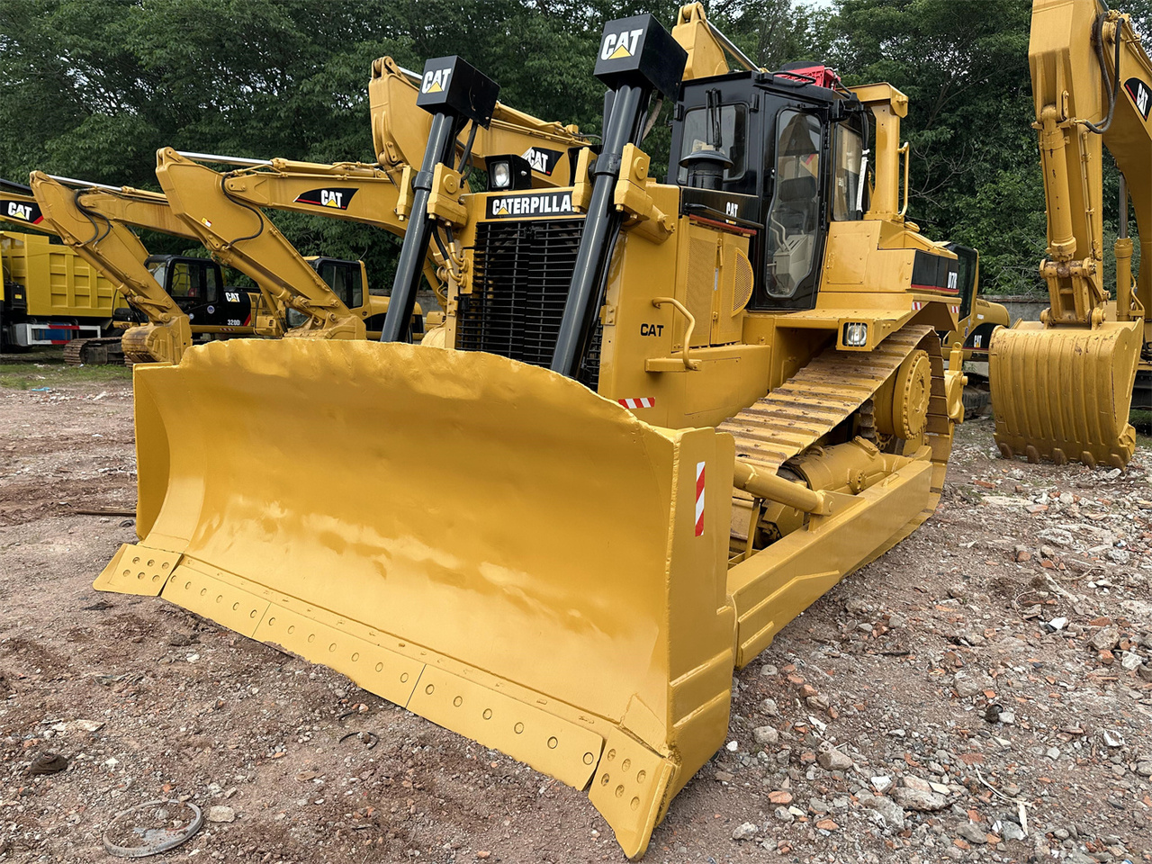 CATERPILLAR D7R - Bulldozer: picture 2 CATERPILLAR D7R - Bulldozer: picture 2