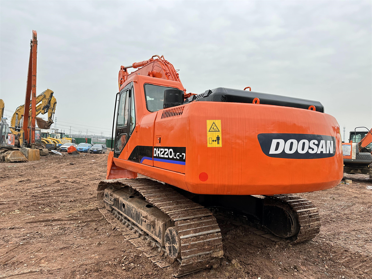 DOOSAN DH220 - Crawler excavator: picture 3 DOOSAN DH220 - Crawler excavator: picture 3