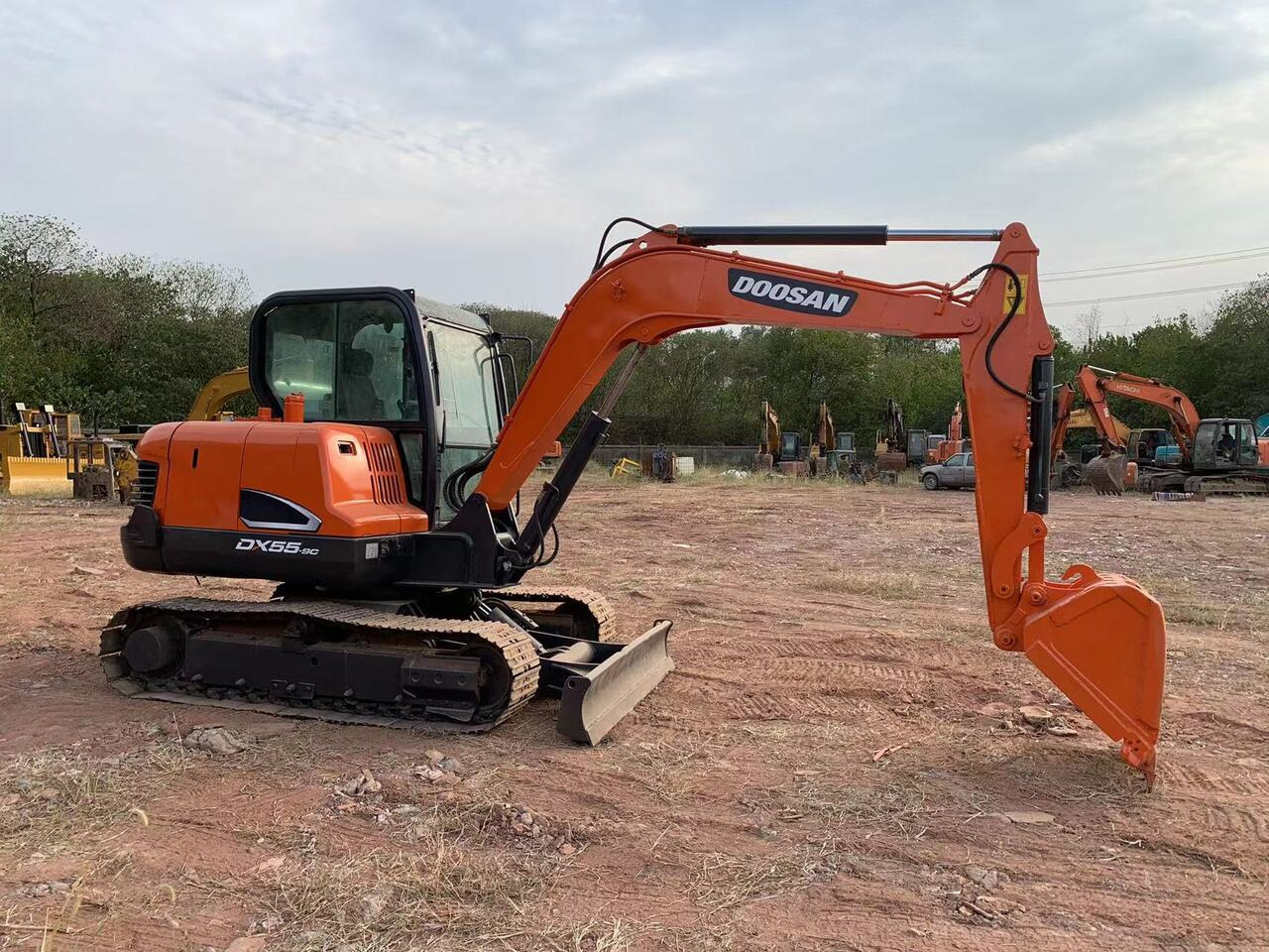 DOOSAN DX55 excavator - Excavator: picture 1 DOOSAN DX55 excavator - Excavator: picture 1
