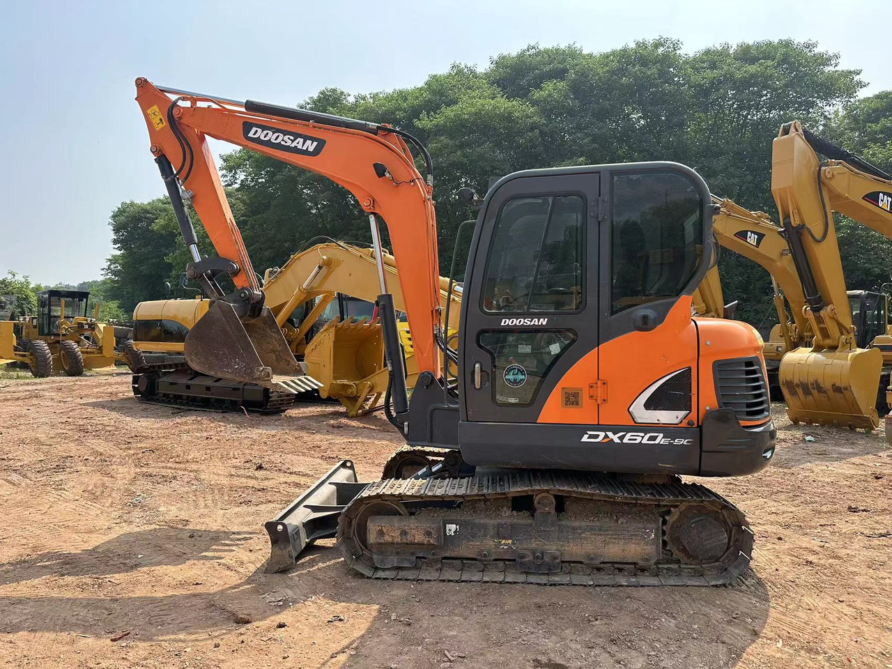 Mini excavator DOOSAN DX60: picture 9