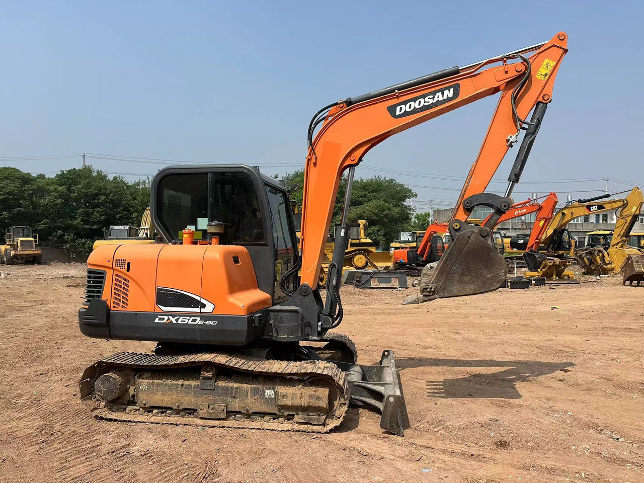 Mini excavator DOOSAN DX60: picture 8