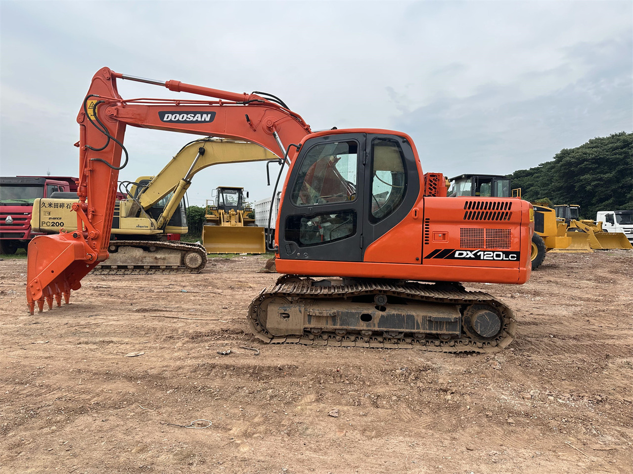 Doosan DX120 - Crawler excavator: picture 2 Doosan DX120 - Crawler excavator: picture 2