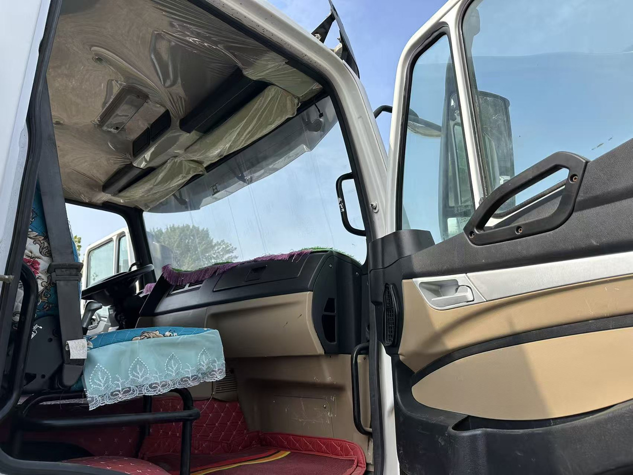 SINOTRUK HOHAN 400HP leasing SINOTRUK HOHAN 400HP: picture 9