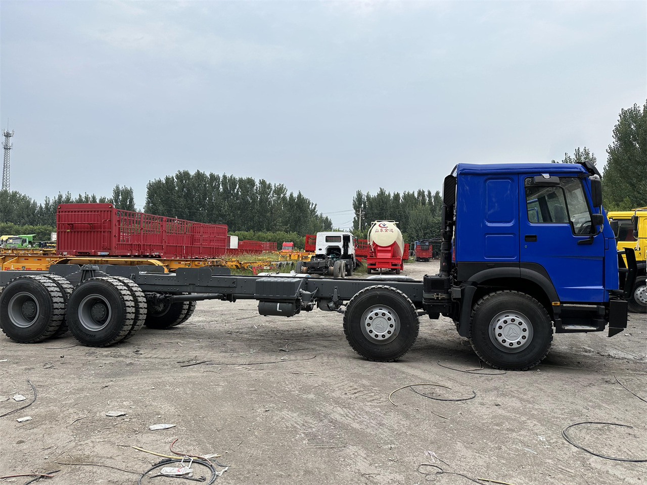 SINOTRUK HOWO 371 Chassis truck - Cab chassis truck: picture 4 SINOTRUK HOWO 371 Chassis truck - Cab chassis truck: picture 4